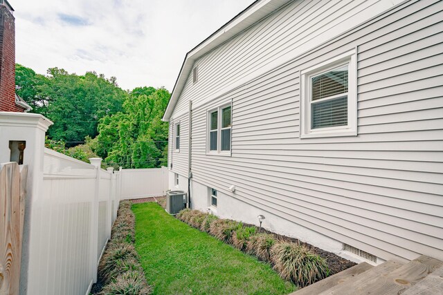 2509 Sweetbrier Ave SW, Roanoke, VA 24015 - view of side of property with central air condition unit and fence