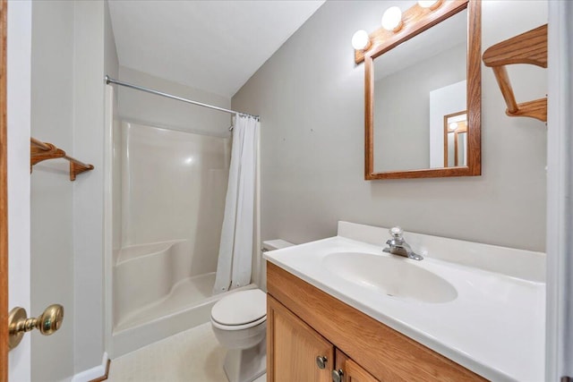 full bath with vanity, a shower with shower curtain, and toilet