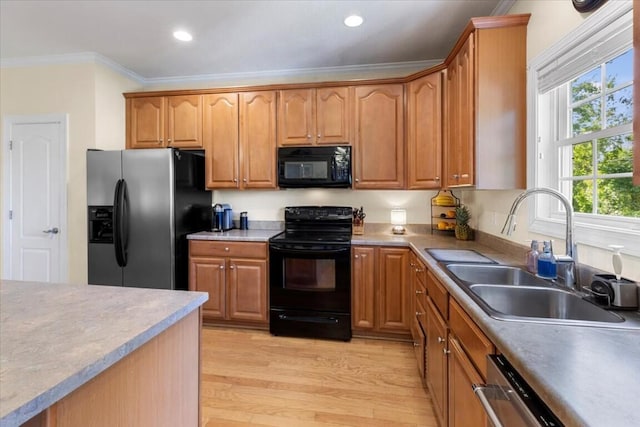 330 Sheliah Ct, Blacksburg, VA 24060 - kitchen featuring light wood-style flooring, recessed lighting, a sink, crown molding, and black appliances