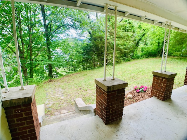 view of yard with a patio