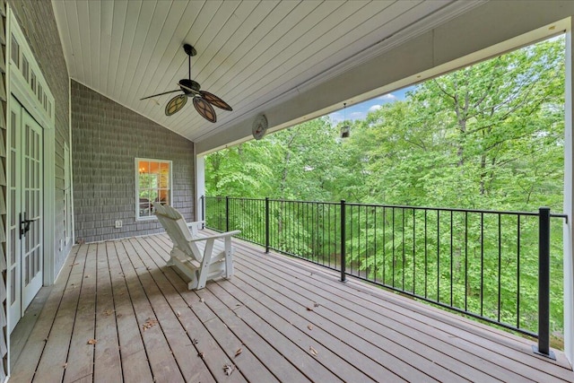 deck with a ceiling fan