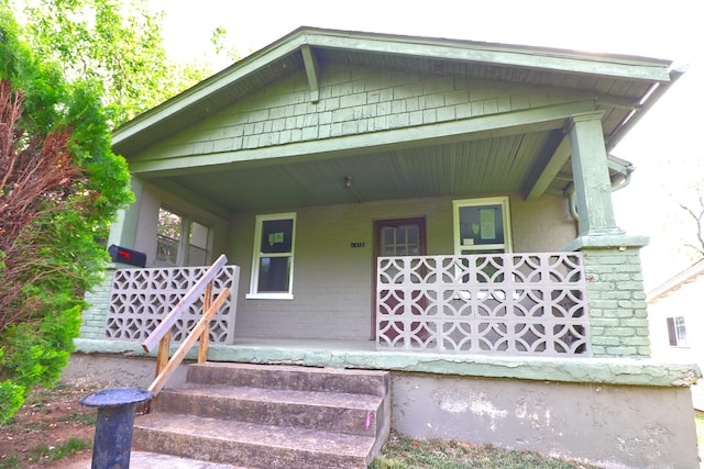 1412 9th St SE, Roanoke, VA 24013 - view of front facade featuring a porch