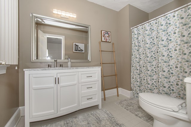 full bath with toilet, vanity, tile patterned flooring, baseboards, and a shower with shower curtain