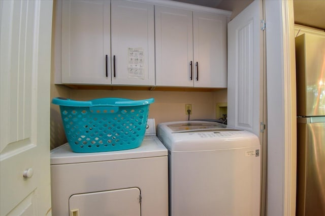 3279 Forest Ridge Rd, Roanoke, VA 24018 - clothes washing area featuring independent washer and dryer and cabinet space