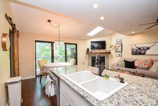 3279 Forest Ridge Rd, Roanoke, VA 24018 - kitchen featuring a sink, open floor plan, dishwasher, dark wood-type flooring, and recessed lighting