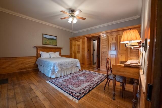 336 Turkey Run Ln, Rural Retreat, VA 24368 - bedroom with dark wood-style floors, ornamental molding, and a ceiling fan