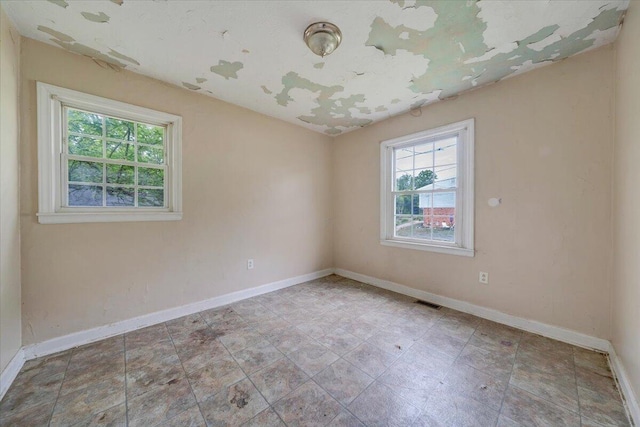 1919 Clinton Ave SE, Roanoke, VA 24013 - empty room featuring baseboards