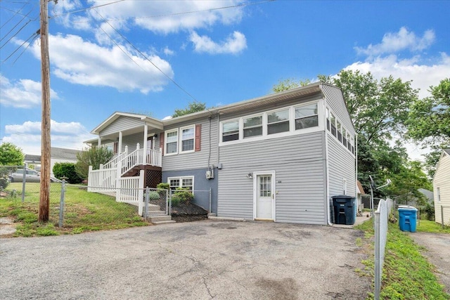 1921 Clinton Ave SE, Roanoke, VA 24013 - view of front facade featuring fence and a gate