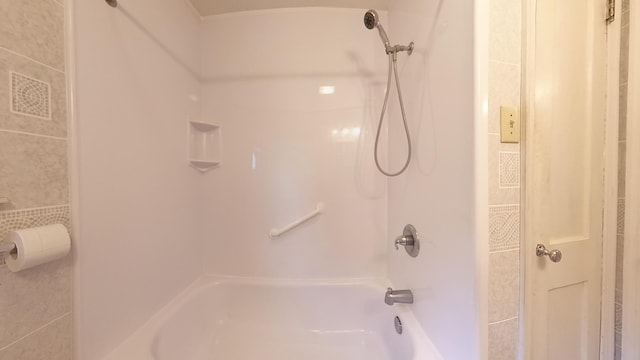 bathroom with shower / bathtub combination
