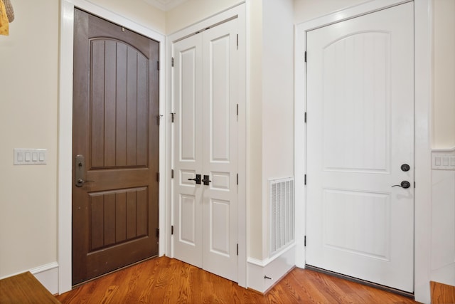 493 Pops Peak Rd, Fancy Gap, VA 24328 - foyer entrance featuring light wood-style floors