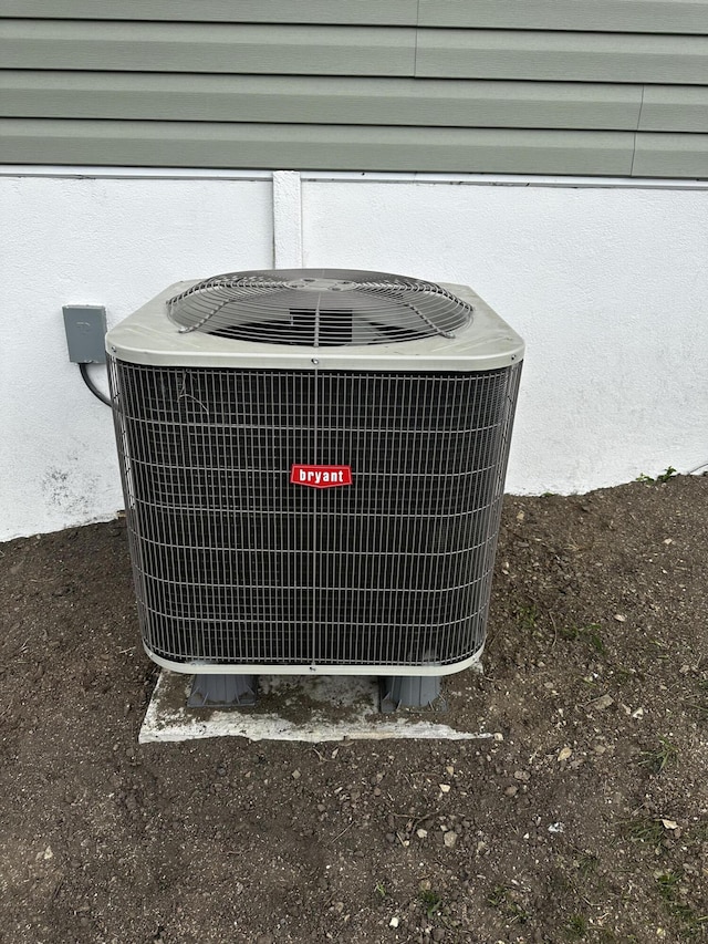 321 Patton Ave NW, Roanoke, VA 24016 - exterior view of central AC unit