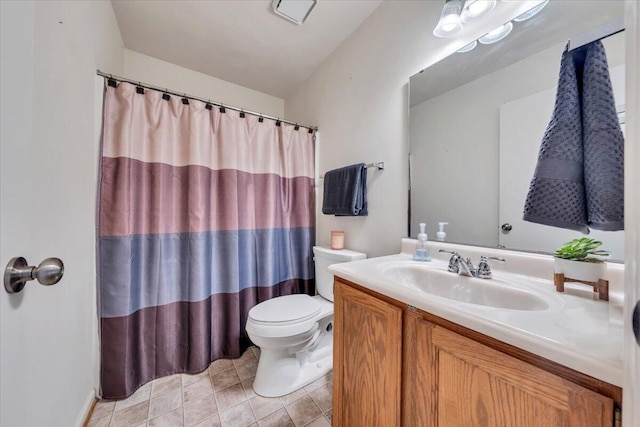 112 N Rome Dr, Roanoke, VA 24019 - bathroom featuring toilet, vanity, and curtained shower