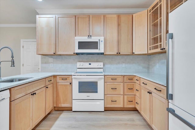 2521 Feather Garden Cir, Vinton, VA 24179 - kitchen featuring white appliances, light brown cabinets, a sink, crown molding, and light wood-type flooring