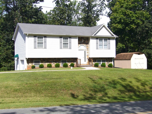315 Northridge Rd, Hardy, VA 24101 - split foyer home with stone siding and a front lawn