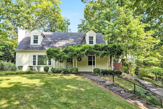 2848 Longview Ave SW, Roanoke, VA 24014 - cape cod home with a chimney and a front yard