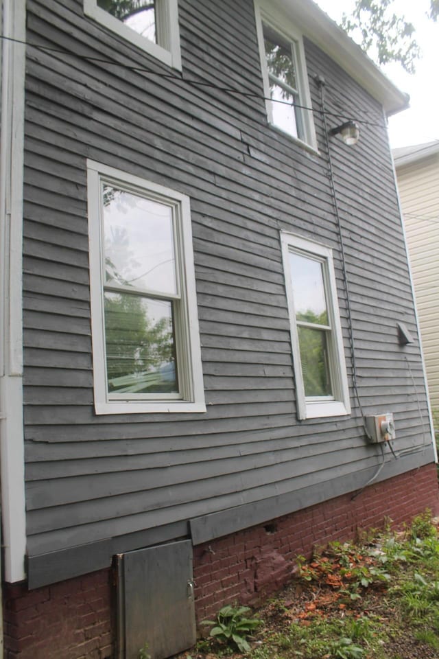 705 Rose Ave, Clifton Forge, VA 24422 - view of side of home