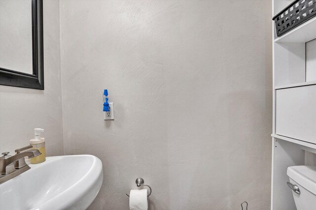 230 Pinehaven Rd, Fincastle, VA 24090 - half bath featuring a sink and toilet