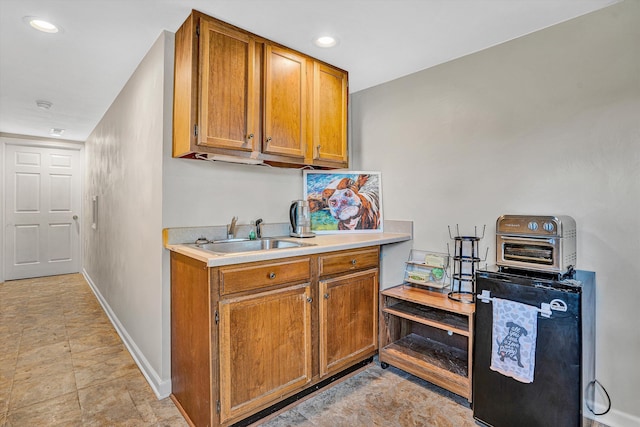 230 Pinehaven Rd, Fincastle, VA 24090 - bar area with a sink, baseboards, and recessed lighting