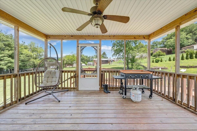 7073 Northway Dr, Roanoke, VA 24019 - unfurnished sunroom featuring a ceiling fan