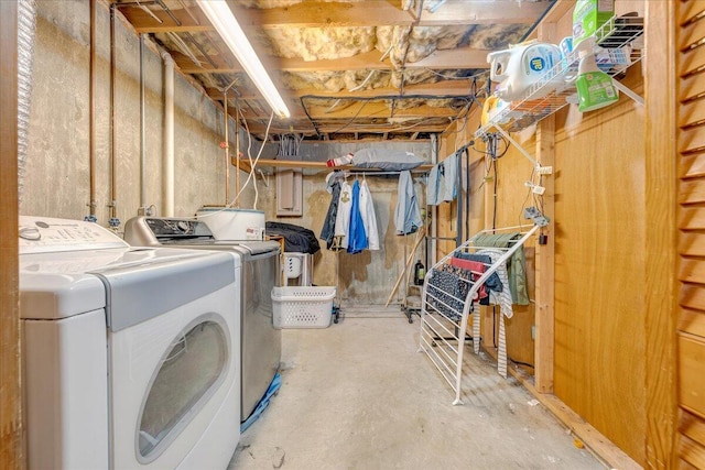 7073 Northway Dr, Roanoke, VA 24019 - laundry room with washer and dryer