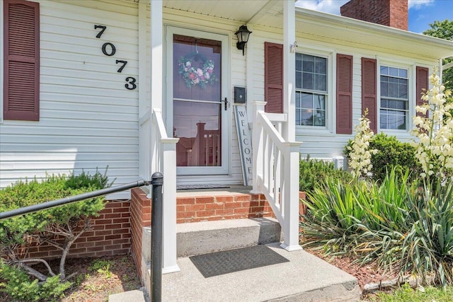 7073 Northway Dr, Roanoke, VA 24019 - entrance to property with a chimney