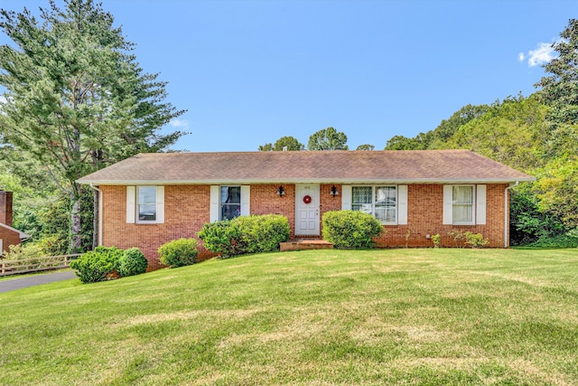 4434 Rosecrest Rd, Roanoke, VA 24018 - single story home featuring brick siding and a shingled roof