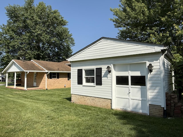 5265 Wipledale Ave, Roanoke, VA 24019 - rear view of house with a lawn and a porch