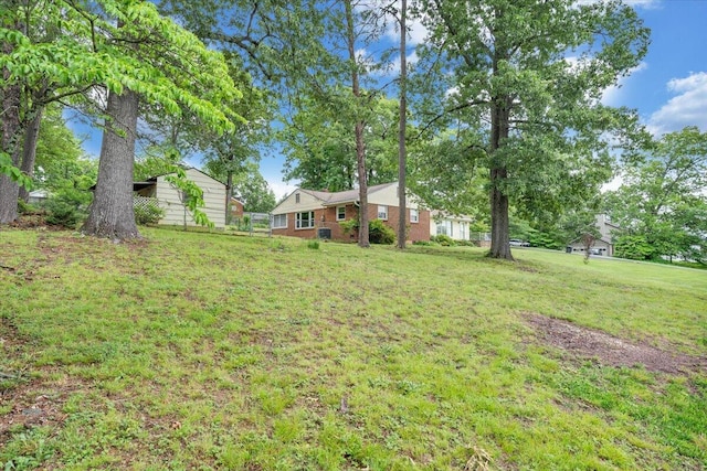 8209 Webster Dr, Roanoke, VA 24019 - view of grassy yard