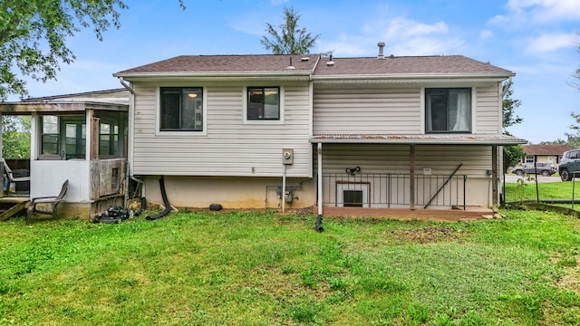 8574 Brubaker Dr, Roanoke, VA 24019 - rear view of house featuring a sunroom