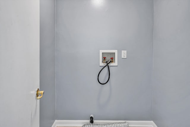 1228 Thomas Ave NW, Roanoke, VA 24017 - laundry area with washer hookup, baseboards, and hookup for an electric dryer