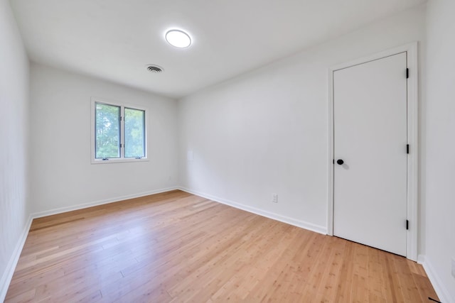 6695 Raintree Rd, Roanoke, VA 24018 - unfurnished room featuring light wood-type flooring and baseboards