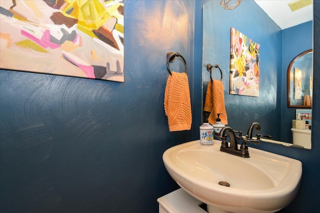 7635 Peebles Ln, Roanoke, VA 24018 - bathroom featuring a sink and toilet