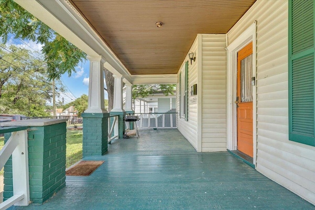 1120 6th St SE, Roanoke, VA 24013 - porch featuring area for grilling