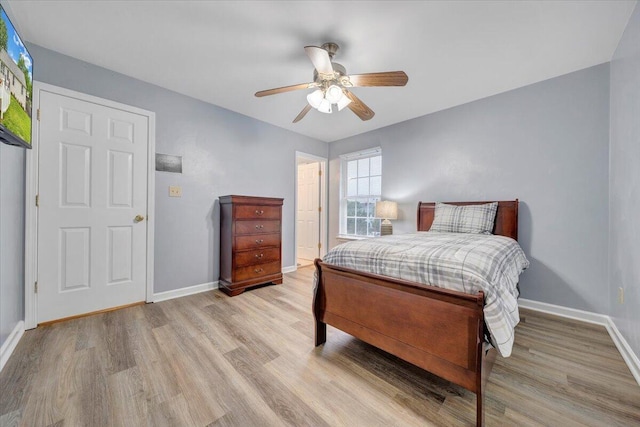 1152 Murray Ave SE, Roanoke, VA 24013 - bedroom with light wood-style flooring and baseboards
