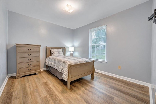 1152 Murray Ave SE, Roanoke, VA 24013 - bedroom featuring light wood-style floors and baseboards