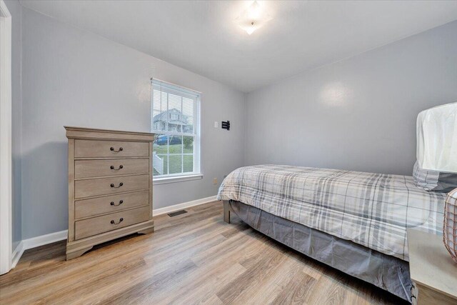 1152 Murray Ave SE, Roanoke, VA 24013 - bedroom featuring wood finished floors and baseboards
