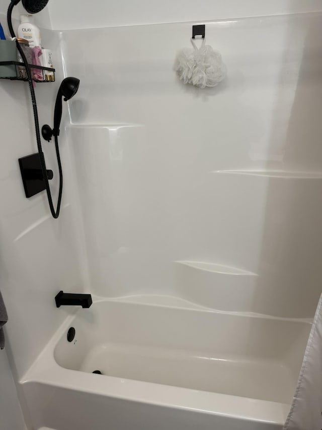 7506 Roaring Run Rd Unit 1, Covington, VA 24426 - bathroom with shower / bath combo