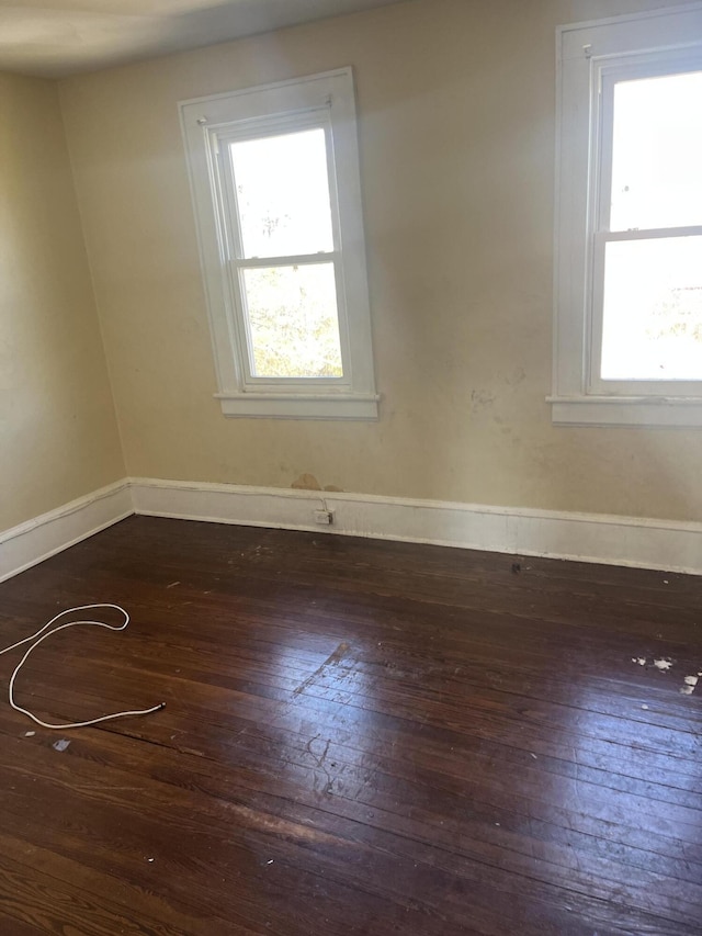 2816 10th St NW, Roanoke, VA 24012 - unfurnished room featuring wood-type flooring and baseboards