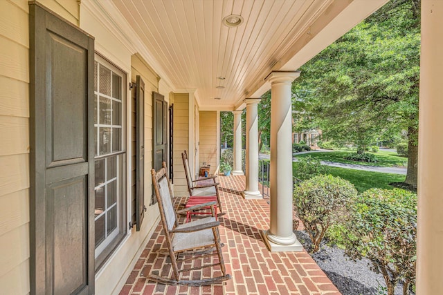 1160 Belcroft Ct, Roanoke, VA 24018 - view of covered porch