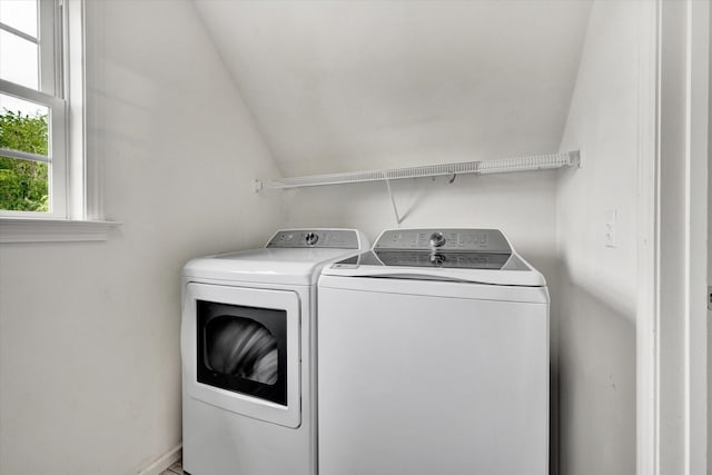 135 Sapphire Ave, Christiansburg, VA 24073 - laundry area featuring washing machine and clothes dryer and baseboards
