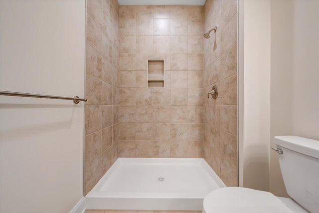 5247 Arrowhead Trl, Salem, VA 24153 - full bathroom featuring toilet and a tile shower
