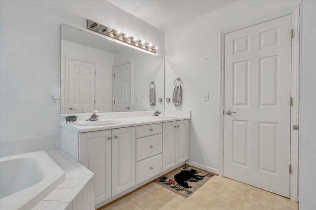 828 Ray St, Roanoke, VA 24019 - full bathroom with double vanity and tiled bath