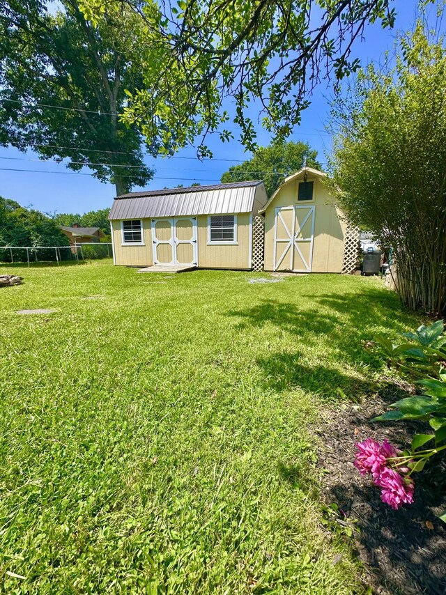 104 Wintergreen Ave, Clifton Forge, VA 24422 - view of back of property