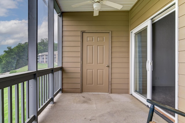 1103 Mariners Way Unit 5, Huddleston, VA 24104 - unfurnished sunroom featuring a ceiling fan