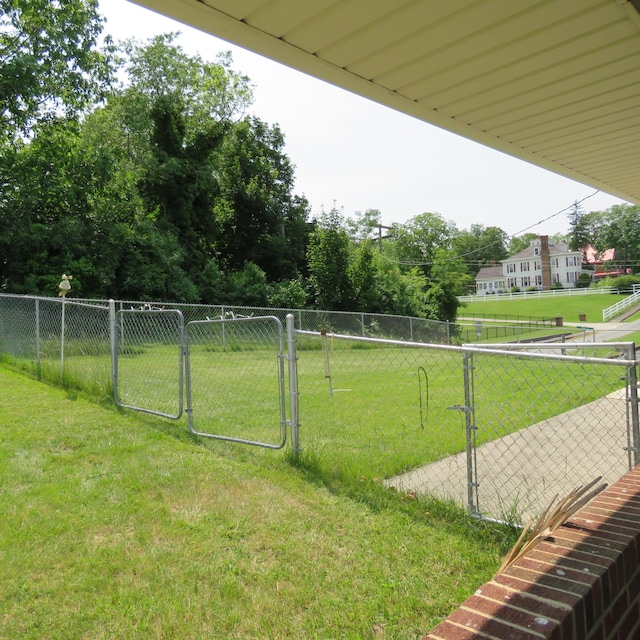 383 Main St, New Castle, VA 24127 - view of yard with a gate