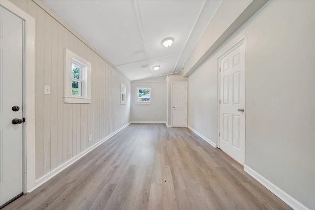 2109 Colgate St NE, Roanoke, VA 24012 - foyer entrance with wood finished floors, vaulted ceiling, and baseboards