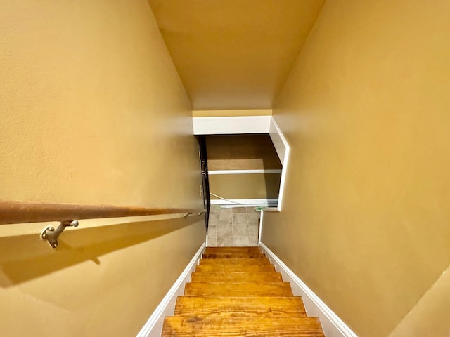 4867 Hunting Hills Dr, Roanoke, VA 24018 - view of staircase