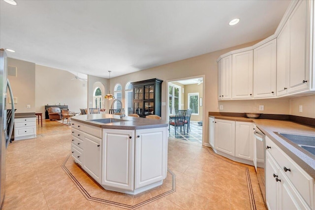 1425 Cravens Creek Ln SW, Roanoke, VA 24018 - kitchen with a sink, stainless steel dishwasher, white cabinets, a kitchen island with sink, and recessed lighting