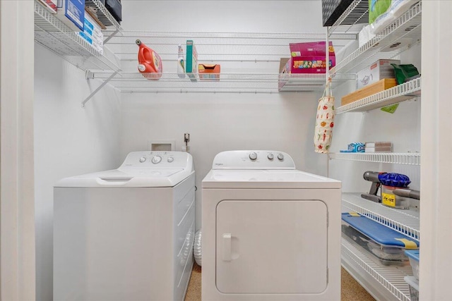 1425 Cravens Creek Ln SW, Roanoke, VA 24018 - washroom featuring independent washer and dryer