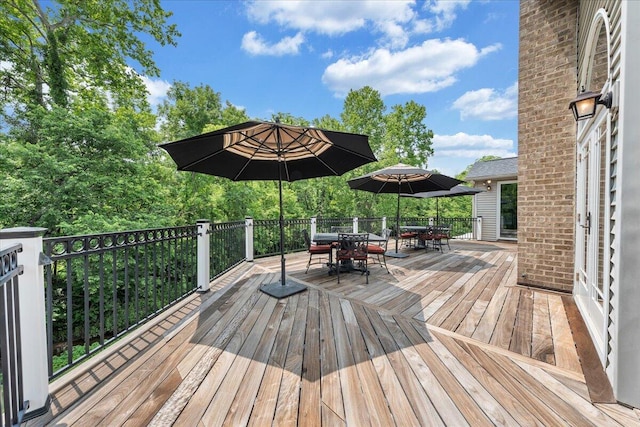 1425 Cravens Creek Ln SW, Roanoke, VA 24018 - wooden deck with outdoor dining space